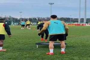 ویدئو: استفاده از مینی ترامپولین در تمرینات فوتبال