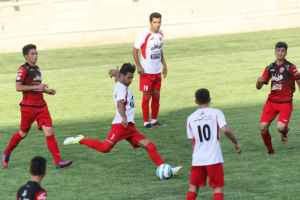 لندینگ کاروان پرسپولیس در کیف (عکس)