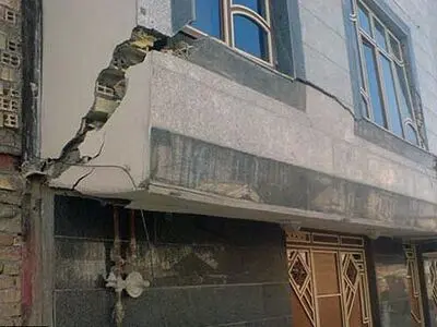 سقوط سنگ از روی نما و جان باختن یک خانم مسن 