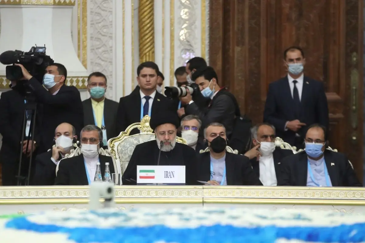 نشست سران سازمان همکاری شانگهای یکی از معدود فرصت‌های تضمین صلح و همکاری در منطقه است/  حل مشکل کرونا در جهان به شدت نیازمند همکاری بین‌المللی است/  تروریسم اقتصادی از موانع کلیدی پیشبرد همگرایی منطقه‌ای محسوب می‌شود