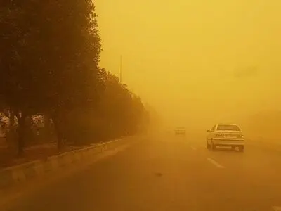 هشدار سطح نارنجی هواشناسی برای گرد و غبار در تهران/ گروه‌ های حساس از تردد غیرضروری پرهیز کنند  