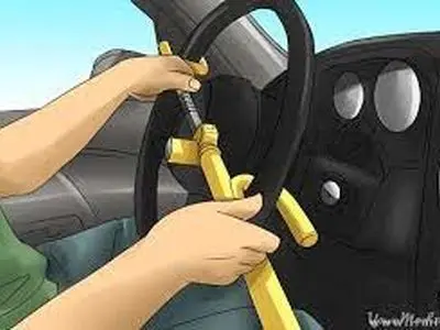 نحوه بستن قفل فرمان خودرو را یاد بگیرید !