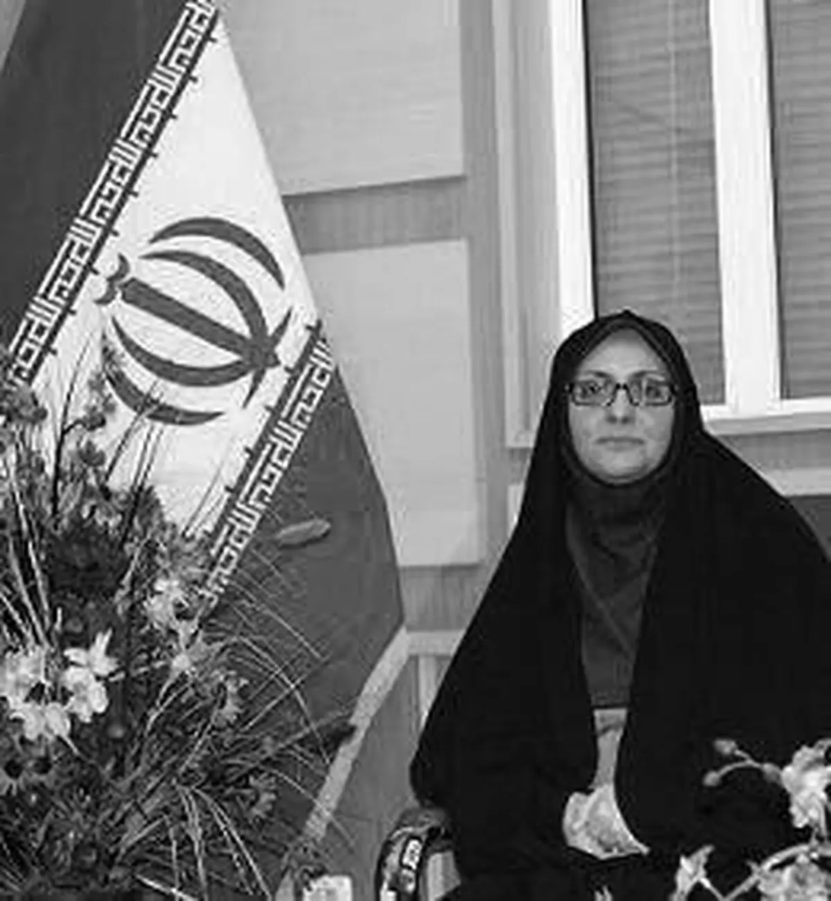 تبرج‌گرایی –آرایشِ‌غلیظ و رونق اقتصاد سوداگران و بیگانگان
