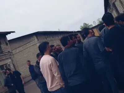 تجمع کارگران ایران پوپلین رشت/ حقوق‌ها واریز نشد