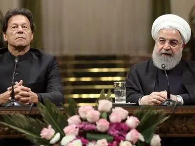 
الرئیس روحانی یستقبل عمران خان 