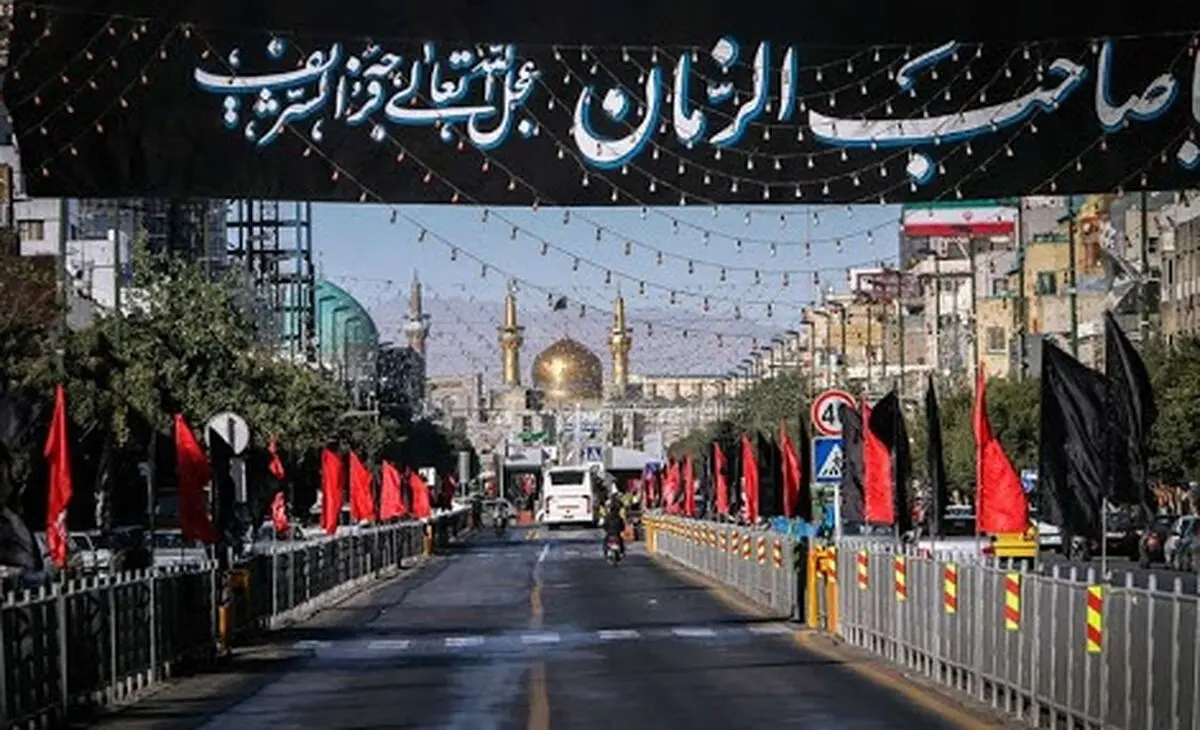 شهر مشهد آماده عزای امام حسین(ع)/ اختصاص ۲۱۰ بیلبورد و تلویزیون‌های شهری به ماه محرم