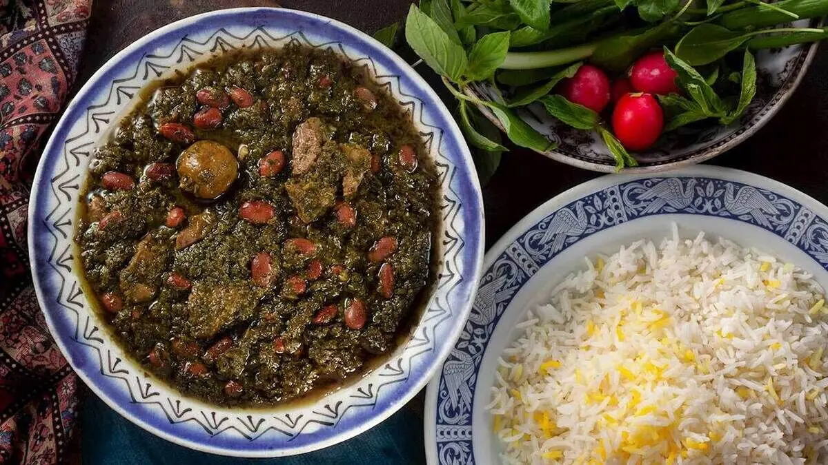راز ترکیب جادویی سبزی‌ها در قورمه سبزی 