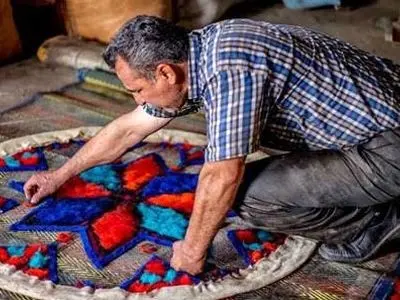  سالانه ۴۰ تن نمد در چهارمحال و بختیاری تولید می شود/شهرهای شهرکرد و بروجن، ظرفیت جهانی شدن این هنرصنعت را دارد