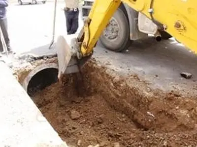 اجرای طرح جمع آوری آب های سطحی در محور رشت- فومن