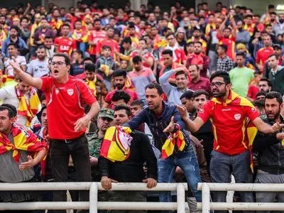 جمع آوری زباله از فولادآره‌نا به سبک ژاپنی‌ها (فیلم)