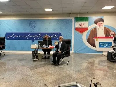 حضور محمود صادقی در ستاد انتخابات کشور/ فیلم