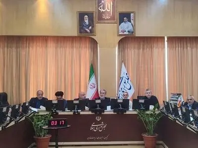 مومنی بر شایسته‌سالاری در انتصابات استانی در کمیسیون امنیت تاکید دارد