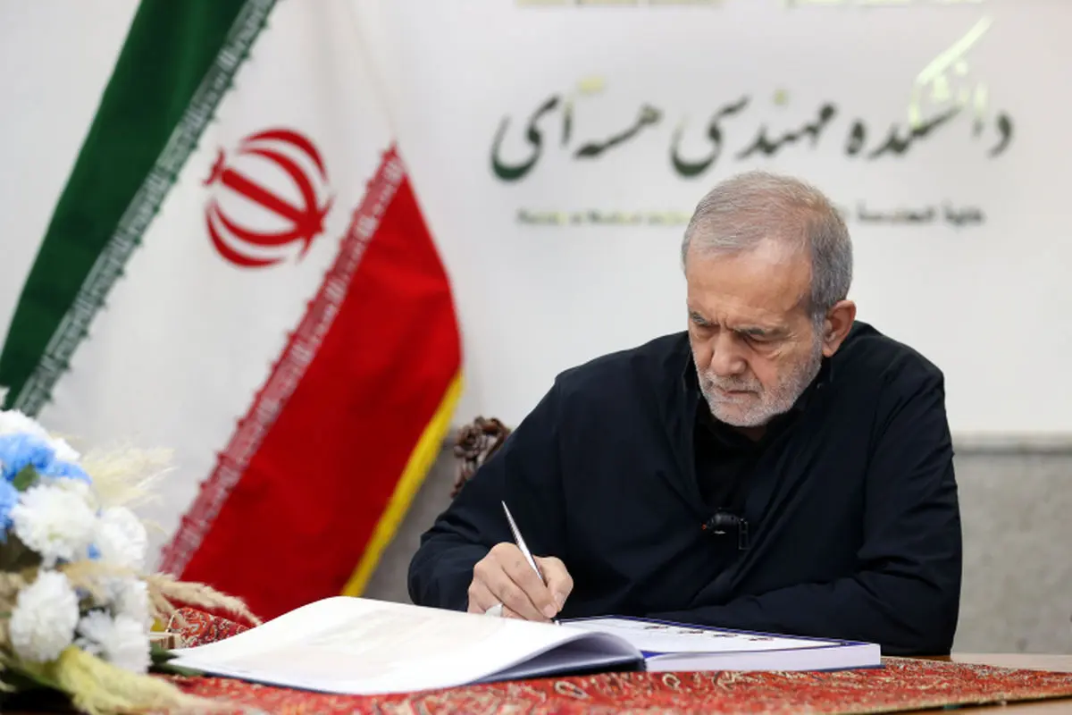 تنها جرم دانشمندان شهید ما، تلاش برای رساندن ایران به قلههای دانش و پیشرفت بود