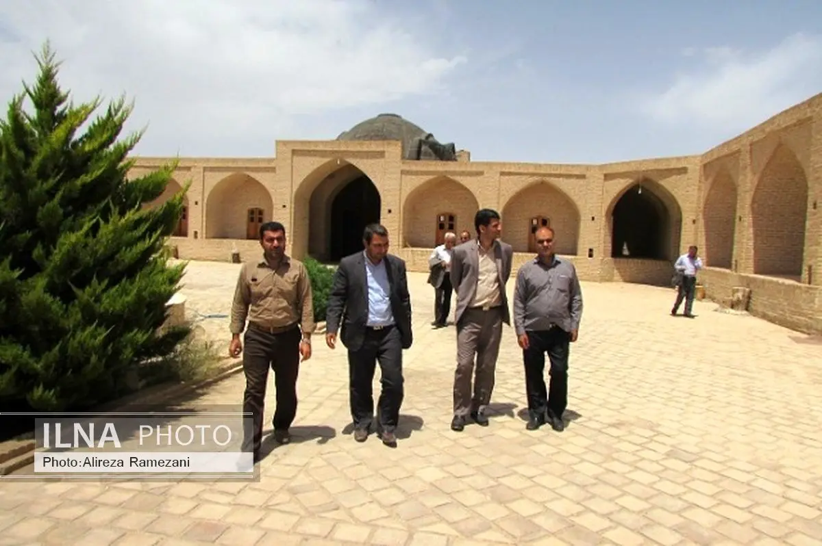 آموزش صنایع دستی در منطقه ابوزیدآباد مبنای برنامه‌ریزی‌ها قرار گیرد