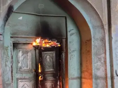 درب حمام ثبت ملی«جنت» در خوزستان آتش گرفت+فیلم 