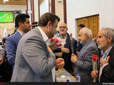 استاندار مازندران: افتخار می‌کنم پدرم کارگر بوده است/ فعالان کارگری: معاش کارگران در مضیقه است