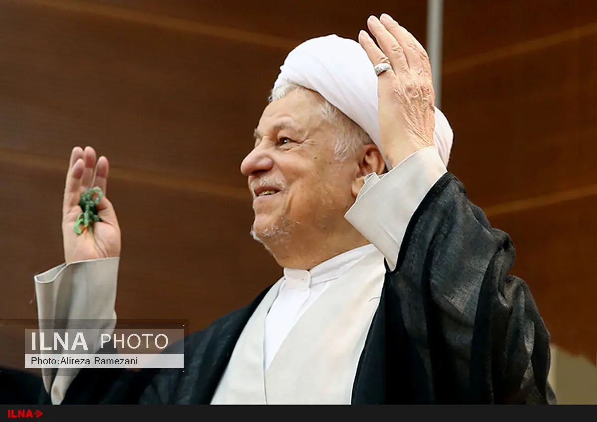 آیت‌الله هاشمی رفسنجانی وارد جزیره خارک شد