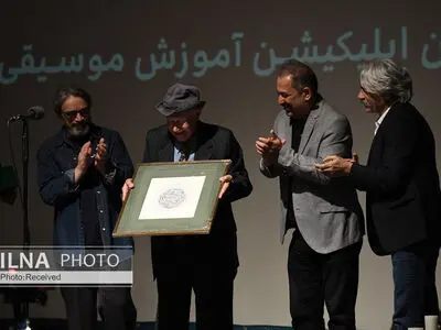 کلاس حضوری مثمر ثمر است و اپلیکیشن‌ها مکمل‌های آموزشی هستند