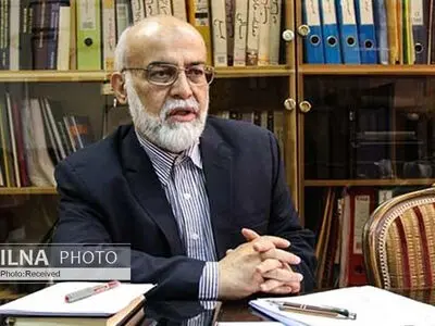 پیام سلامتی محتشمی پور را به تهران مخابره کردم