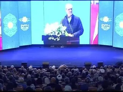 باور دارم که با لطف خدا و انسجام در کشور با قدرت و عزت از بحران‌ها و مشکلات عبور می‌کنیم