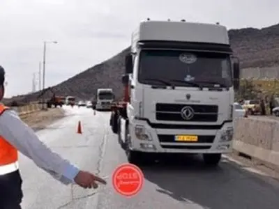 ممنوعیت تردد کامیون‌ها در محور مواصلاتی یزد به تفت در روز اربعین
