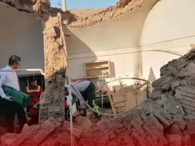 نجات زن جوان یزدی از زیر آوار خانه قدیمی