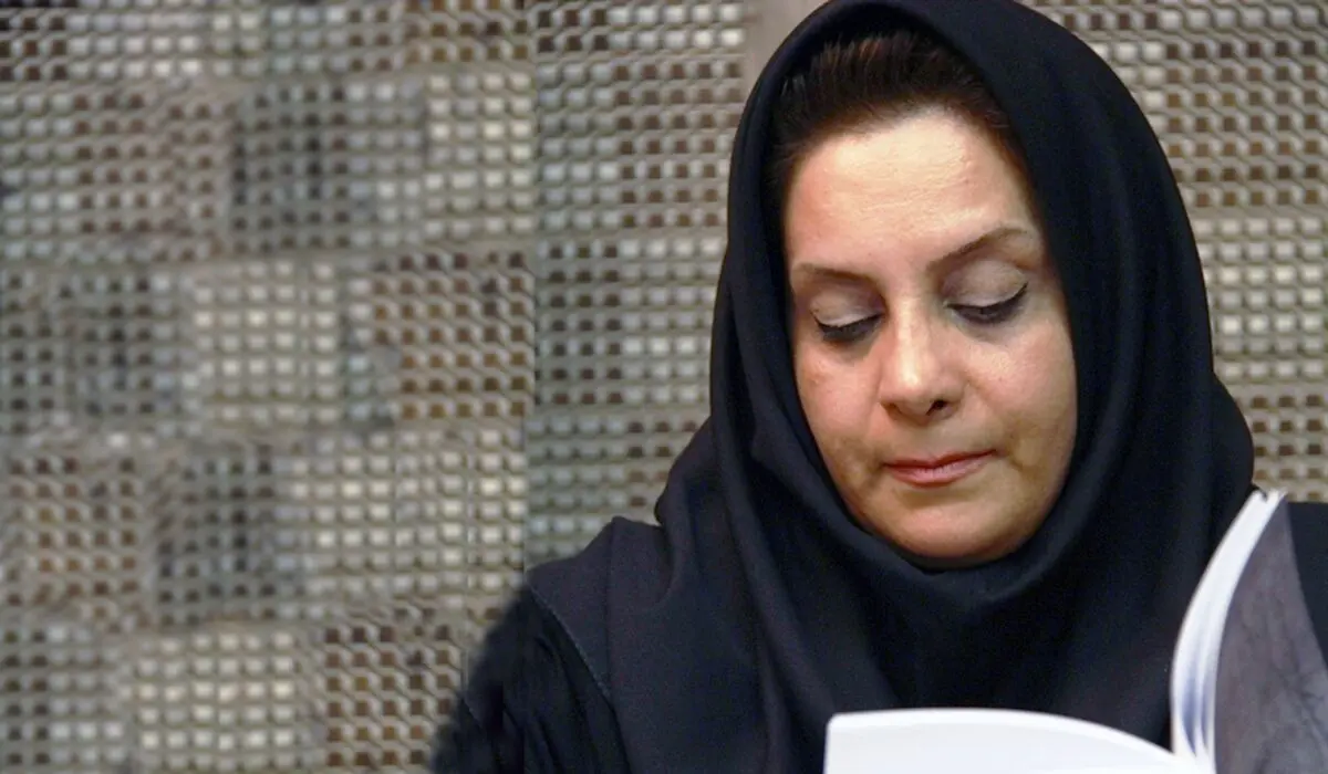 می‌خواهم پشت کارهایم بایستم