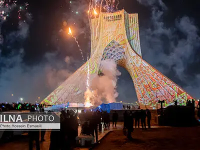 نور افشانی در شب سالگرد انقلاب