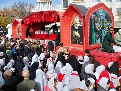 حضور همکاران ذوب آهنی در مراسم تشییع پیکرهای مطهر شهدای گمنام در زرین شهر