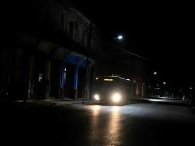 «قطع کامل» شبکه برق کوبا؛ سایه خاموشی بر هاوانا سنگین‌تر شد