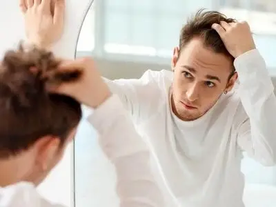 ۵ خوراکی که باعث ریزش مو می‌شوند