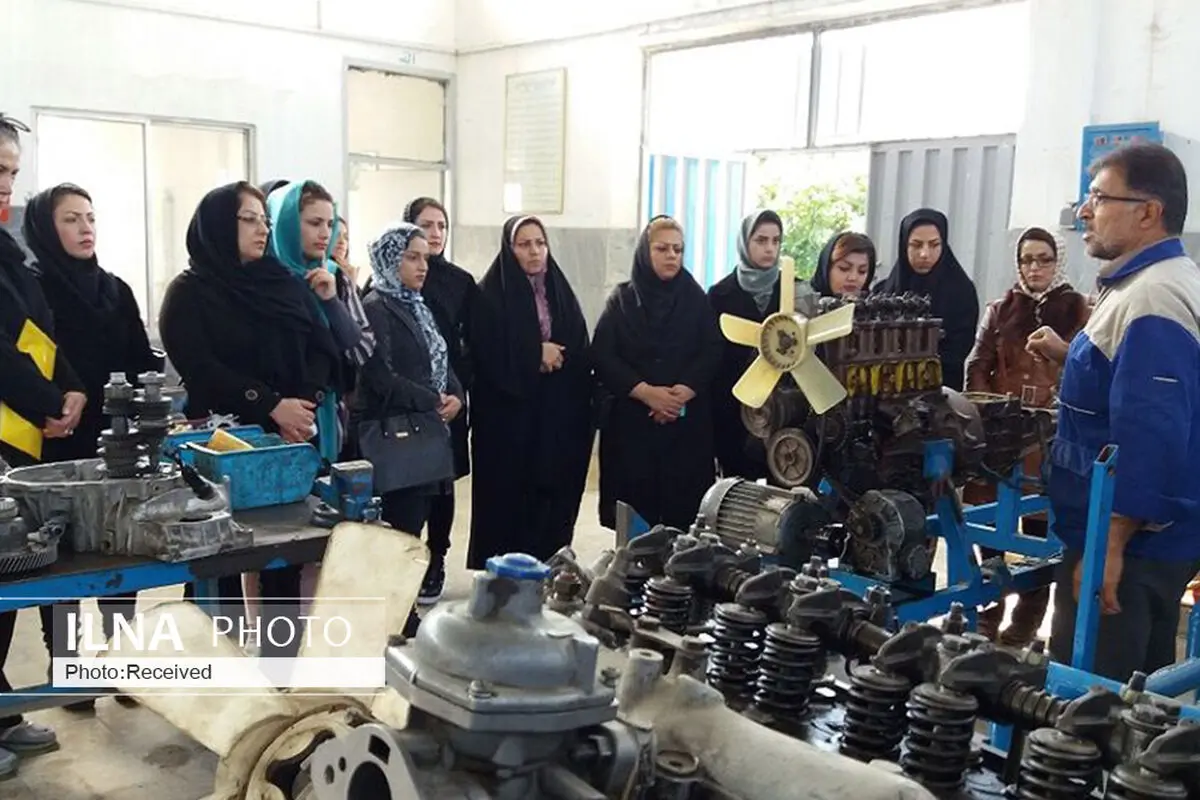 آموزش های فنی و حرفه ایی نقش موثری در حوزه تولید دارند