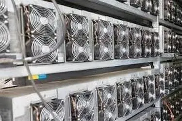ماینرهای غیرمجاز ۵ درصد برق کشور را می‌بلعند 