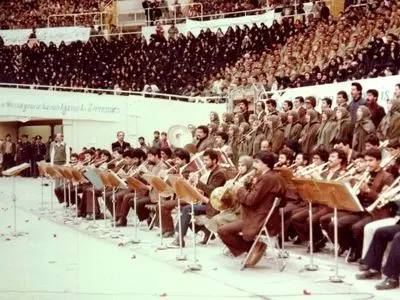  سمفونی در میدان جنگ زیر توپ و خمپاره