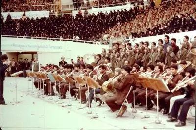  سمفونی در میدان جنگ زیر توپ و خمپاره