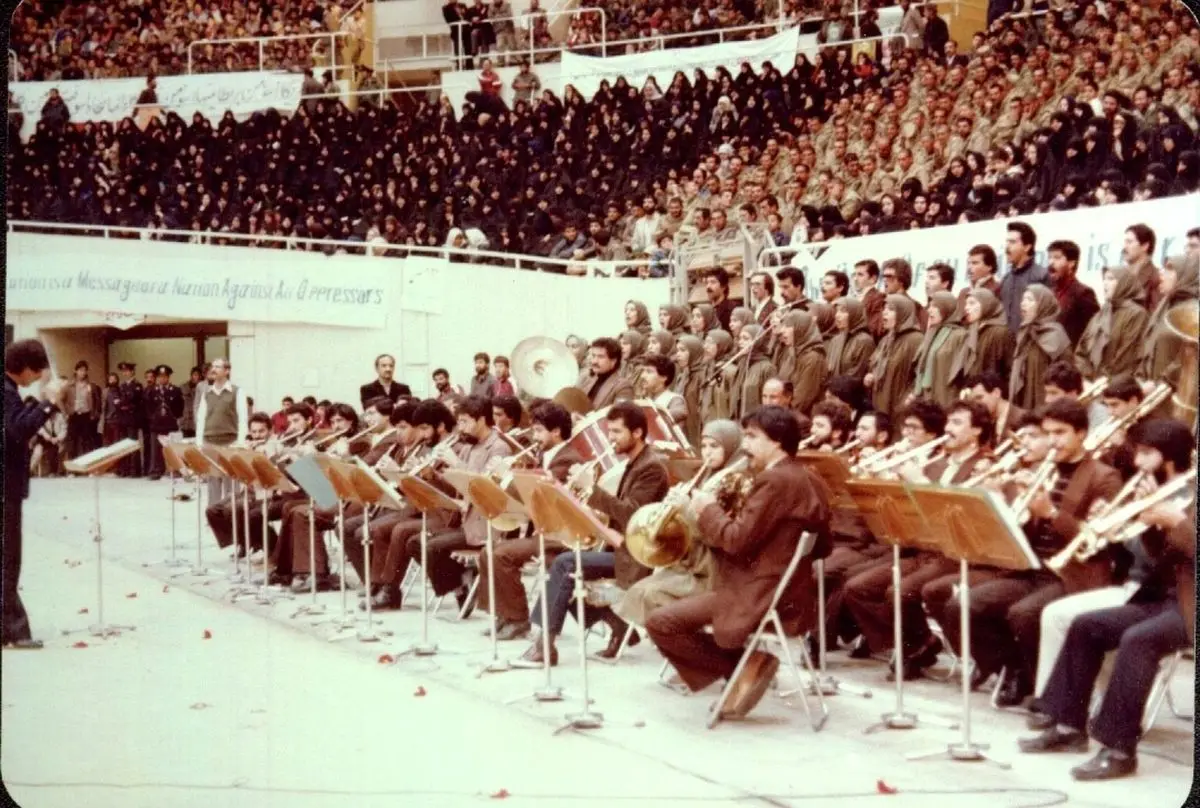  سمفونی در میدان جنگ زیر توپ و خمپاره