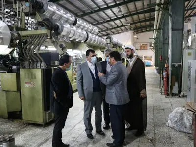 بازدید مدیرکل تعزیرات حکومتی گیلان از یک واحد ملی تولید پارچه در شفت
