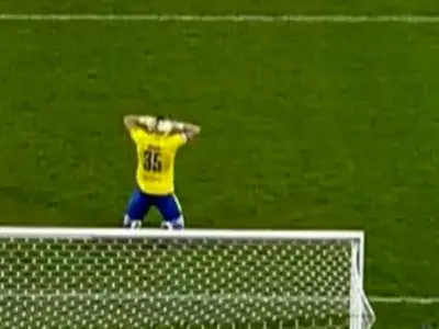 واکنش قاطع بازیکنان به مصدومیت خطرناک سنگربان