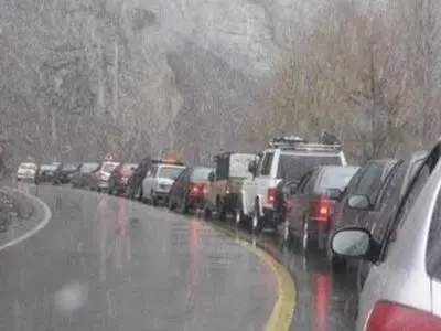 لغزندگی جاده چالوس ‌و ترافیک سنگین در آزاد راه‌های البرز 