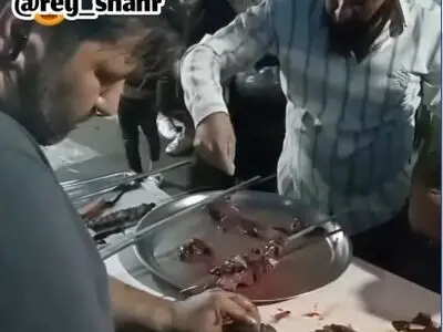 پخش دل و جیگر نذری در شهرری + فیلم