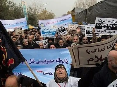مسیرة فی طهران تندد بمجزرة الجیش النیجیری بحق اتباع اهل البیت (ع)
