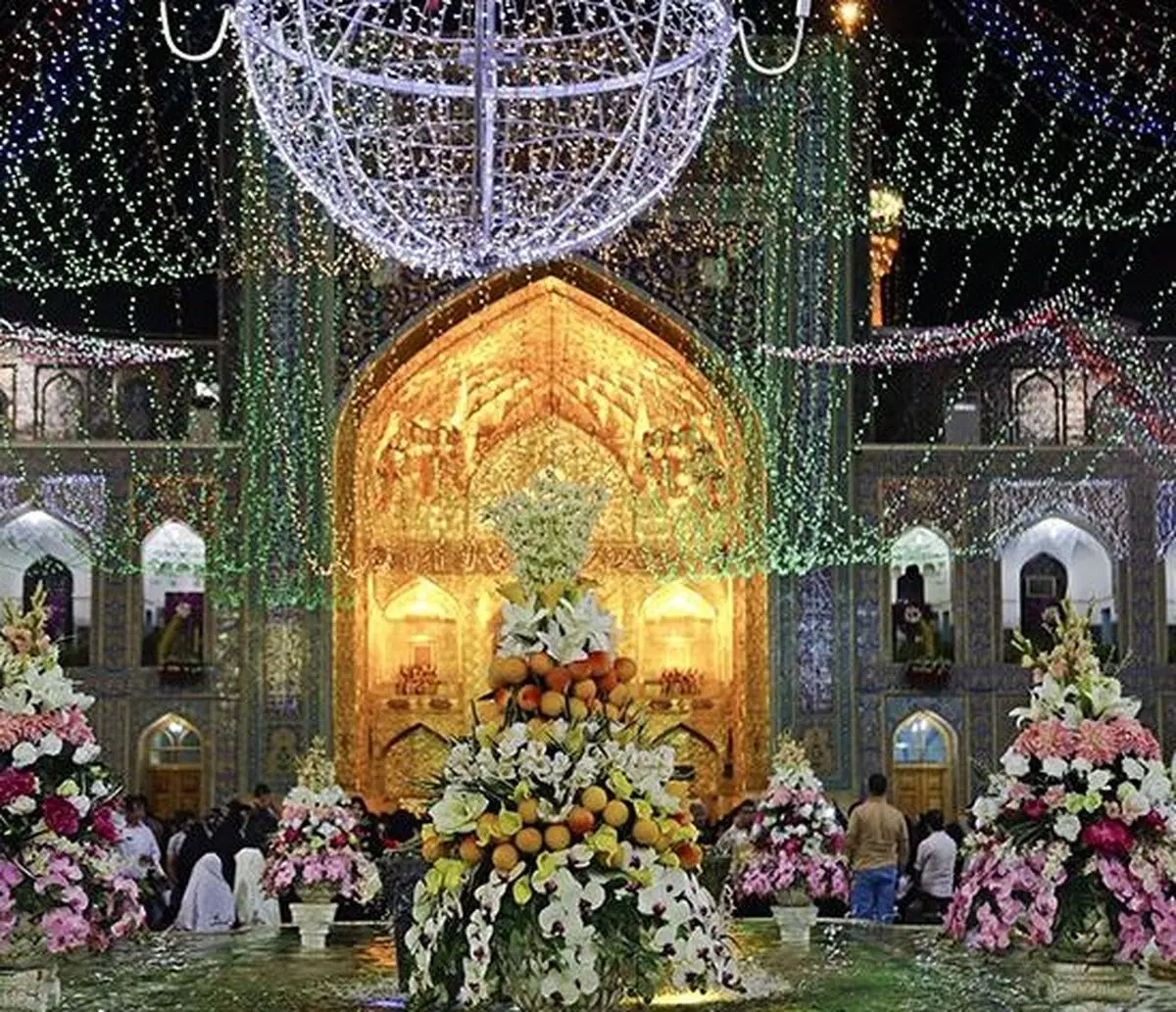 تزئین حرم رضوی با بیش از ۱۰۰ هزار شاخه گل