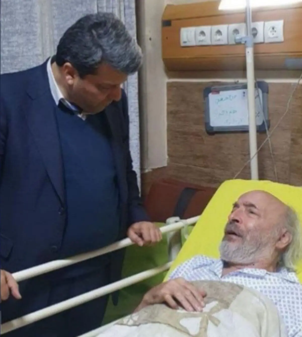 عیادت رئیس سازمان سینمایی از کیانوش عیاری 