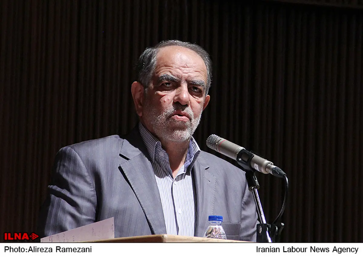 قلم برخی کارمندان ارزش میلیاردی پیدا کرده است/برخی نمایندگان بارها سفارش حامیان مالیشان را به من کردهاند