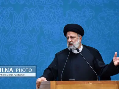 Iran Pres pays homage to late Imam Khomeini on the eve of Revolution anniv