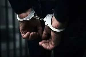 دستگیری کلاهبرداری حرفه‌ای با اتهام جعل عنوان در استان مرکزی