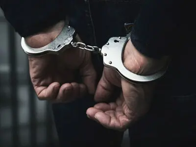 دستگیری کلاهبرداری حرفه‌ای با اتهام جعل عنوان در استان مرکزی