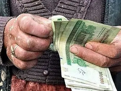 حقوق کارگران فقط ۱۰ روز  کفاف می‌دهد/ لزوم بررسی «ترمیم مزد» در جلسه امروز شورای عالی کار