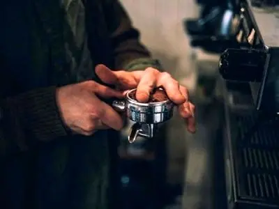 درآمد کافی شاپ چقدر است و محاسبه سود آن چگونه است؟