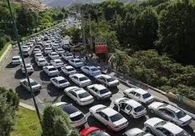 بسته شدن مقطعی بزرگراه کندوان و ترافیک پرحجم در محورهای مواصلاتی/ جو بارانی حاکم است